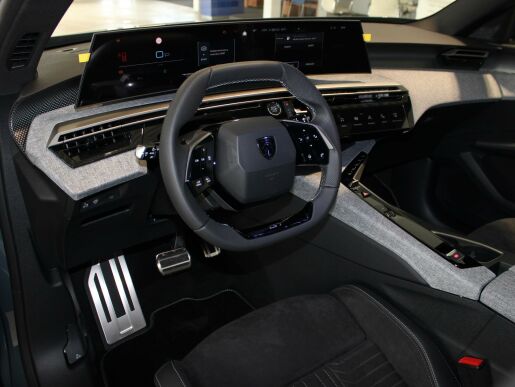 Peugeot 5008 GT Hybrid 136 e-DCS6