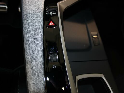 Peugeot 5008 GT Hybrid 136 e-DCS6