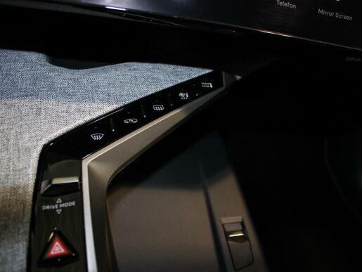 Peugeot 5008 GT Hybrid 136 e-DCS6
