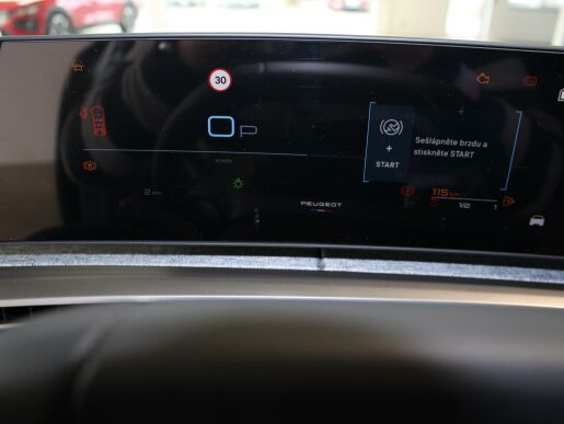 Peugeot 5008 GT Hybrid 136 e-DCS6