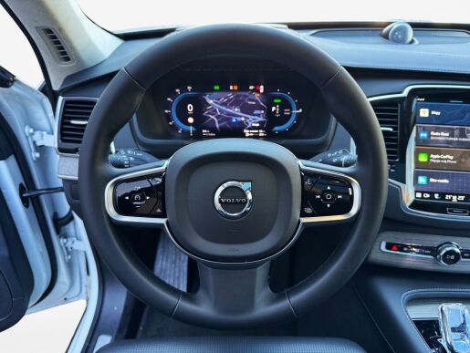 Volvo XC90 T8 AWD ULTIMATE DARK B&W 1.MAJ