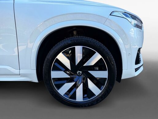 Volvo XC90 T8 AWD ULTIMATE DARK B&W 1.MAJ