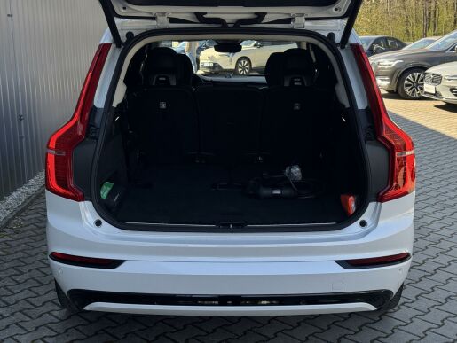 Volvo XC90 T8 AWD ULTIMATE DARK B&W 1.MAJ
