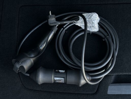 Volvo XC90 T8 AWD ULTIMATE DARK B&W 1.MAJ