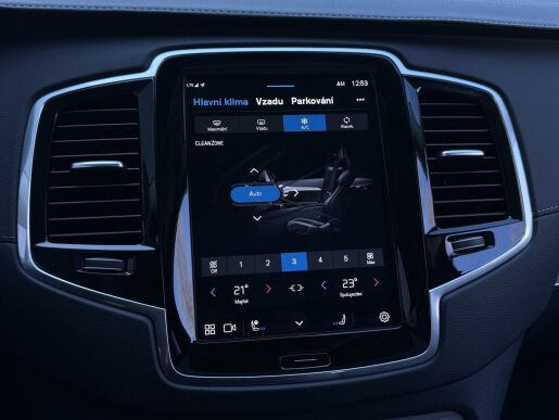 Volvo XC90 T8 AWD ULTIMATE DARK B&W 1.MAJ