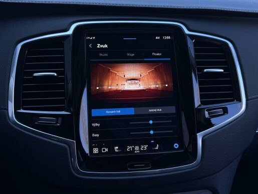 Volvo XC90 T8 AWD ULTIMATE DARK B&W 1.MAJ