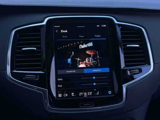 Volvo XC90 T8 AWD ULTIMATE DARK B&W 1.MAJ