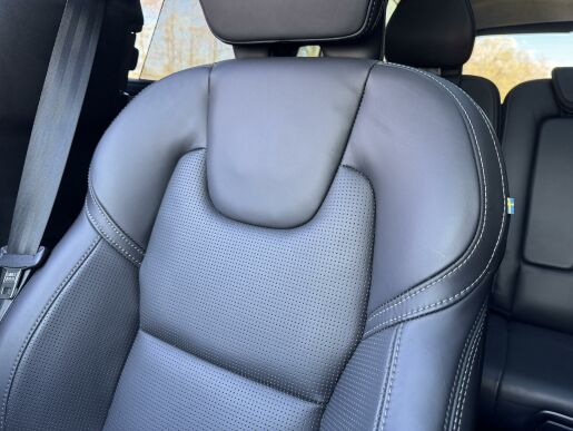 Volvo XC90 T8 AWD ULTIMATE DARK B&W 1.MAJ
