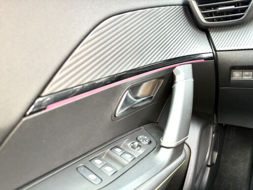 Peugeot 2008 GT LINE 130k, Navigace, Tažné