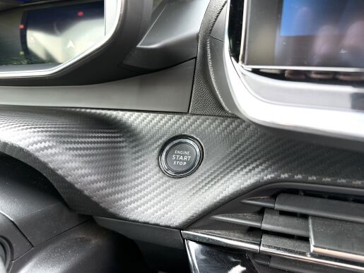 Peugeot 2008 GT LINE 130k, Navigace, Tažné
