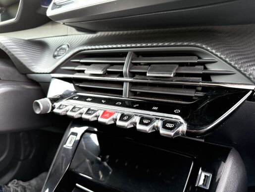 Peugeot 2008 GT LINE 130k, Navigace, Tažné