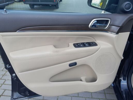 Jeep Grand Cherokee 3,0 CRD Overland,ČR,1.maj.DPH