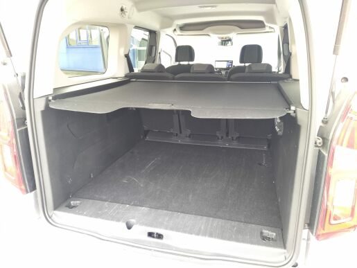 Opel Combo ELEGANCE PLUS L2 1.5BlueHDi 130k AUT8 TAŽNÉ/NAVIGACE