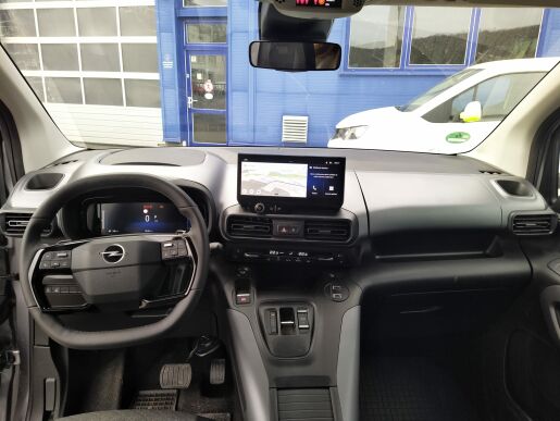 Opel Combo ELEGANCE PLUS L2 1.5BlueHDi 130k AUT8 TAŽNÉ/NAVIGACE