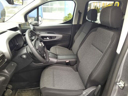 Opel Combo ELEGANCE PLUS L2 1.5BlueHDi 130k AUT8 TAŽNÉ/NAVIGACE