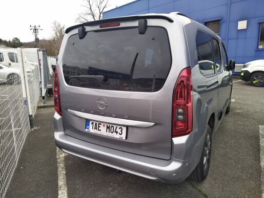 Opel Combo ELEGANCE PLUS L2 1.5BlueHDi 130k AUT8 TAŽNÉ/NAVIGACE