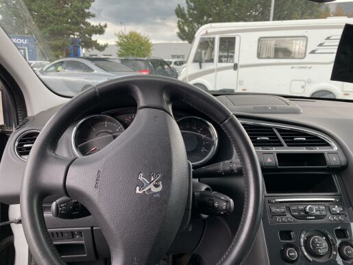 Peugeot 3008 1.6 BlueHDI BUSINESS 120K MAN6