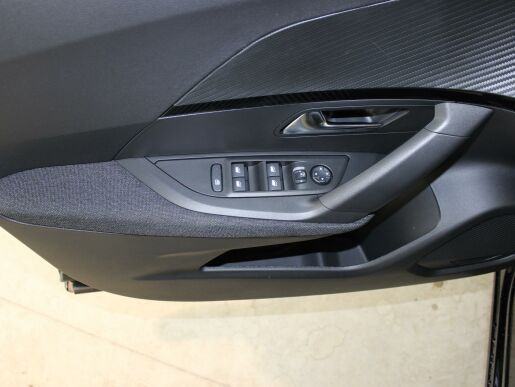 Peugeot 2008 STYLE PureTech 100 S&S MAN6