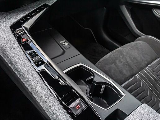 Peugeot 5008 0,0 E- GT Elektromotor 157 kW