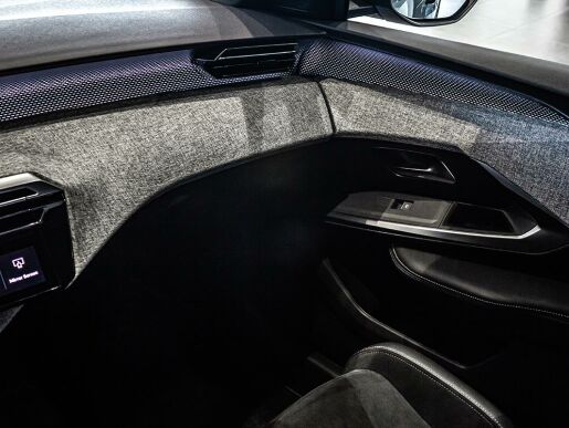 Peugeot 5008 0,0 E- GT Elektromotor 157 kW