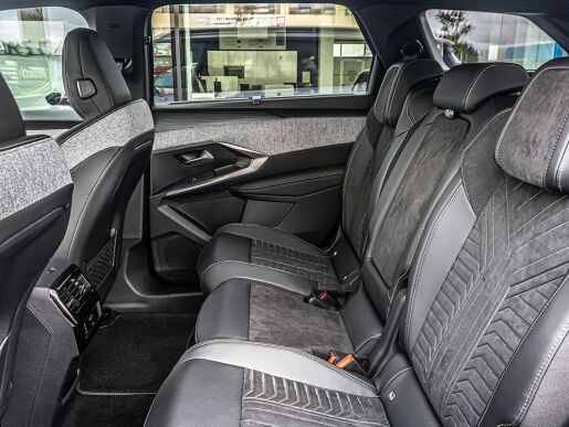 Peugeot 5008 0,0 E- GT Elektromotor 157 kW