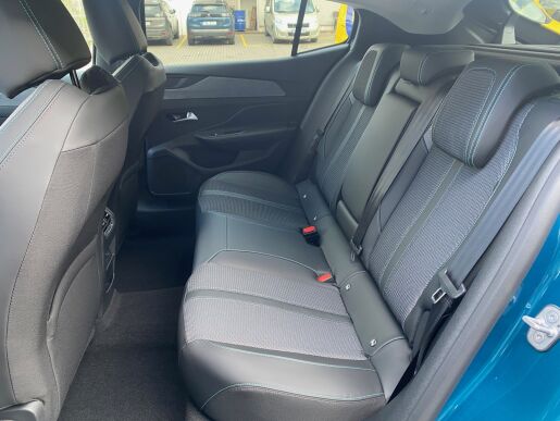 Peugeot 408 ALLURE Hybrid 136 e-DCS6 - 0690
