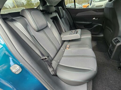 Peugeot 408 ALLURE Hybrid 145 e-DCS6