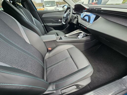 Peugeot 408 ALLURE Hybrid 145 e-DCS6