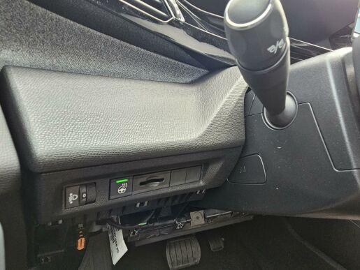 Peugeot 408 ALLURE Hybrid 145 e-DCS6