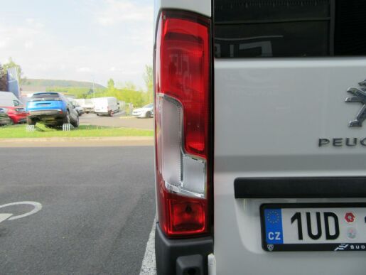 Peugeot Boxer Combi L1H1 2.2BHDi 140k MAN6