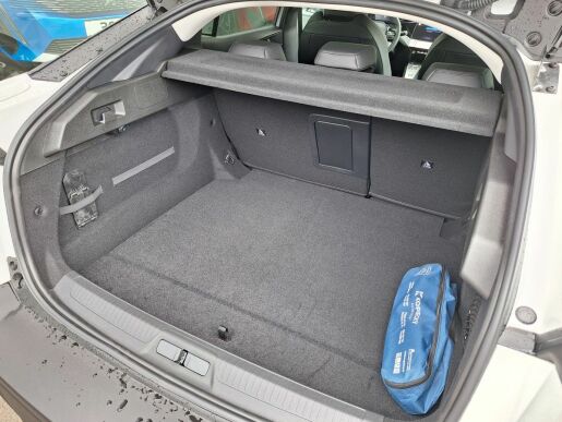 Peugeot 408 ALLURE Hybrid 145 e-DCS6