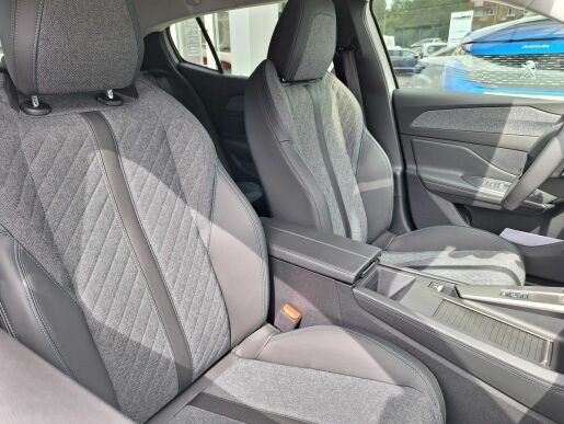 Peugeot 408 ALLURE Hybrid 145 e-DCS6