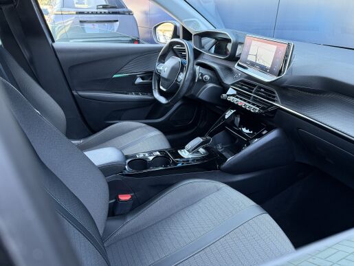 Peugeot 208 ALLURE, 130koní, Automat 8st., Navigace
