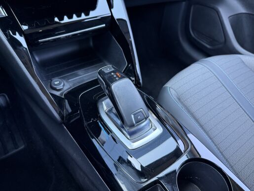 Peugeot 208 ALLURE, 130koní, Automat 8st., Navigace
