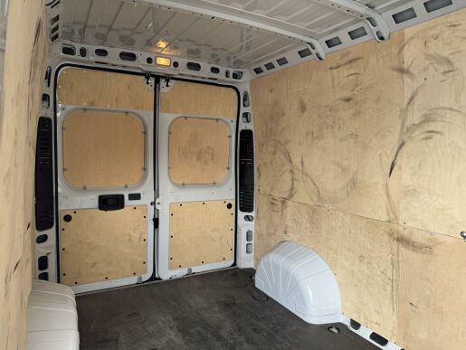Opel Movano 2.2 VAN 3500 L3H2 103 KW MT6
