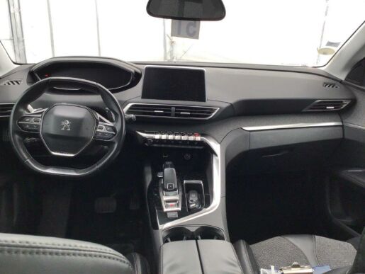Peugeot 3008 1.6 HDI 120k ALLURE EAT8