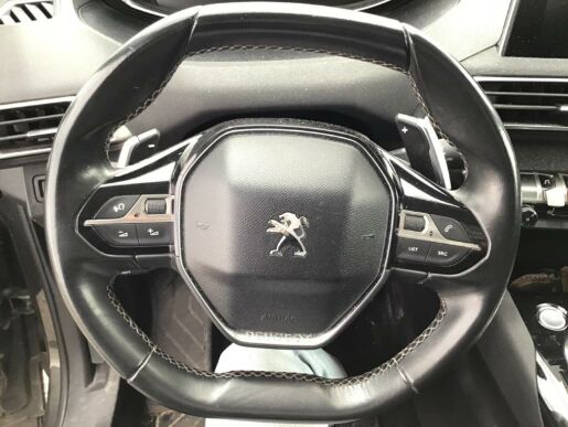 Peugeot 3008 1.6 HDI 120k ALLURE EAT8