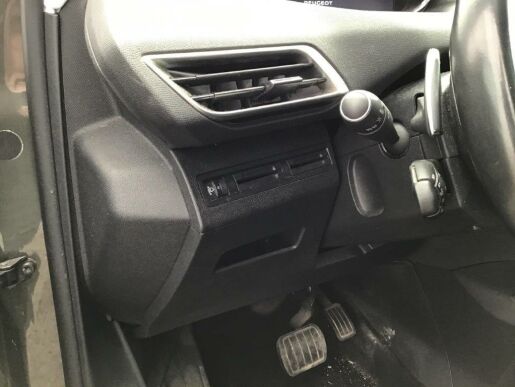 Peugeot 3008 1.6 HDI 120k ALLURE EAT8