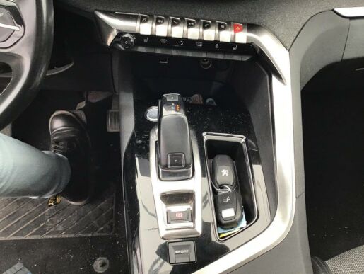 Peugeot 3008 1.6 HDI 120k ALLURE EAT8