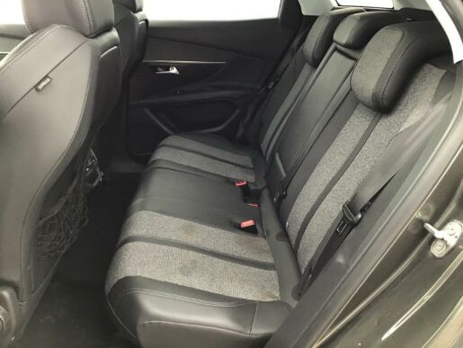 Peugeot 3008 1.6 HDI 120k ALLURE EAT8