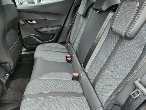 Peugeot 2008 ALLURE Elektro 156k 54 kWh