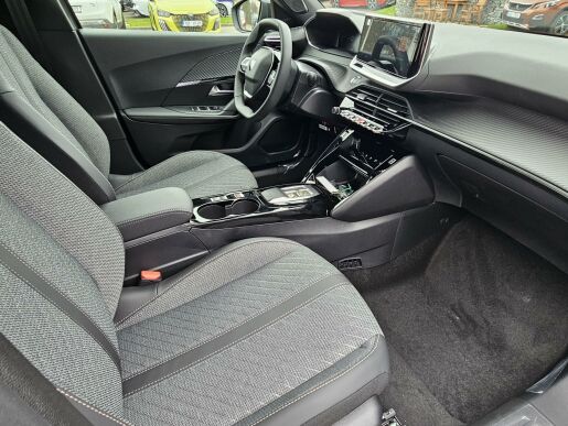 Peugeot 2008 ALLURE Elektro 156k 54 kWh