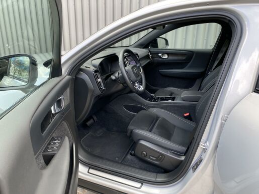 Volvo C40 RECHARGE Twin 4x4 // ULTIMATE
