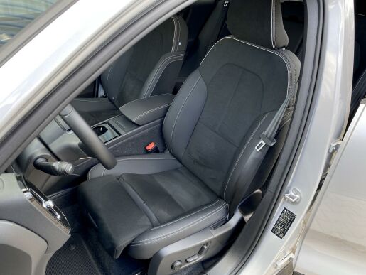 Volvo C40 RECHARGE Twin 4x4 // ULTIMATE