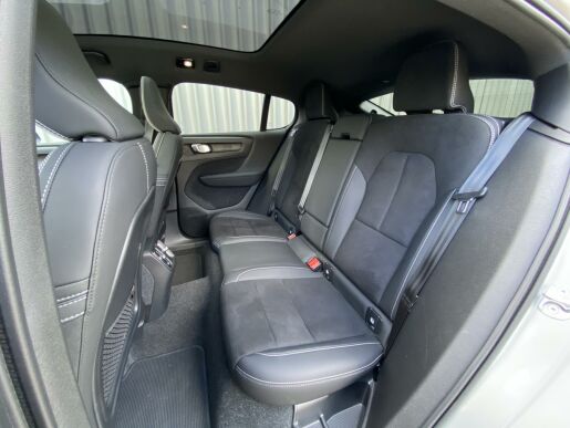 Volvo C40 RECHARGE Twin 4x4 // ULTIMATE