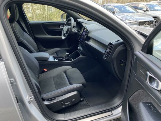Volvo C40 RECHARGE Twin 4x4 // ULTIMATE