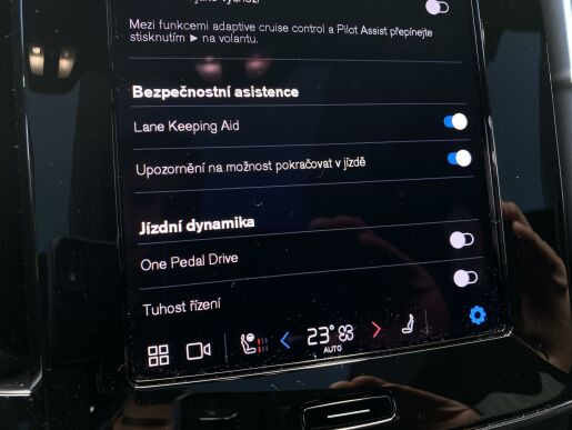 Volvo C40 RECHARGE Twin 4x4 // ULTIMATE