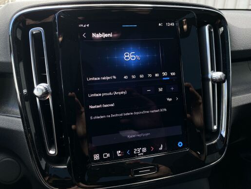 Volvo C40 RECHARGE Twin 4x4 // ULTIMATE