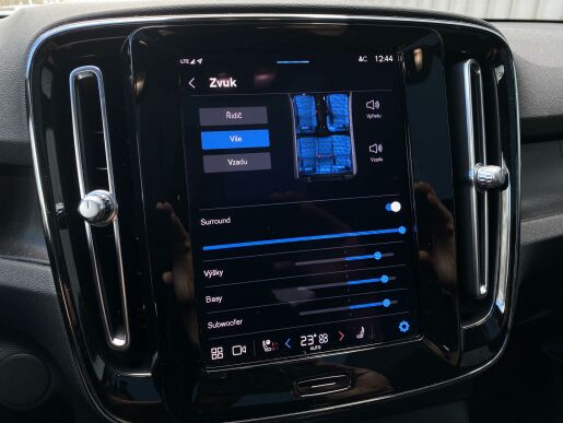 Volvo C40 RECHARGE Twin 4x4 // ULTIMATE