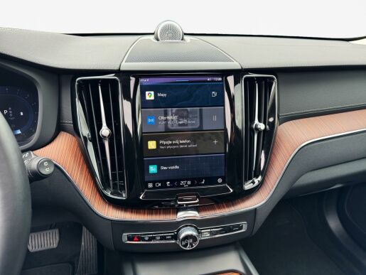 Volvo XC60 B5 AWD ULTIMATE DARK B&W +KOLA
